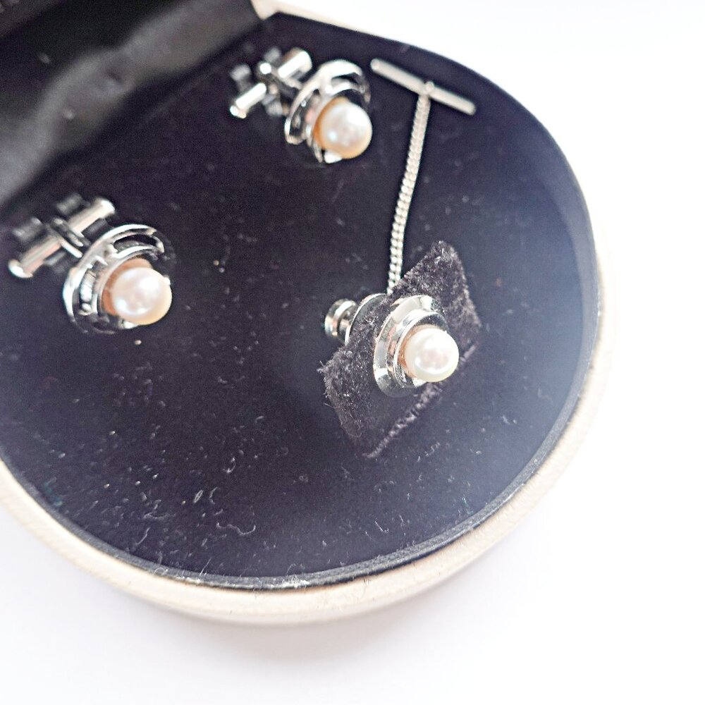 Japanese Cultured Pearls Sterling Cufflinks and Tie Tack